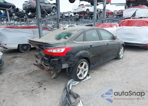 2013 Ford Focus Titanium из США, поврежденный, VIN 1FADP3J23DL233377